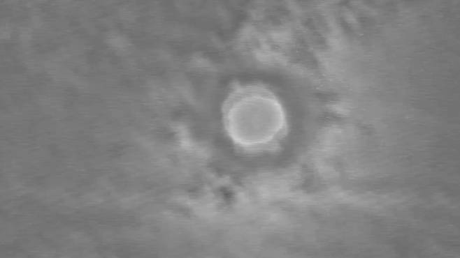 South Korea's homegrown long-range surface-to-air missile system successfully hit the target ballistic missile on Tuesday in mid-air over the West Sea of the Korean Peninsula in this photo taken by an infrared camera. (Photo - Agency for Defense Development )