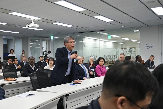 Vietnamese Ambassador to Korea Nguyen Vu Tung speaks during an interaction session at GGGI-Elders High-Level Climate Panel in Jung-gu, Seoul headquarters on Monday. (Sanjay Kumar/The Korea Herald)