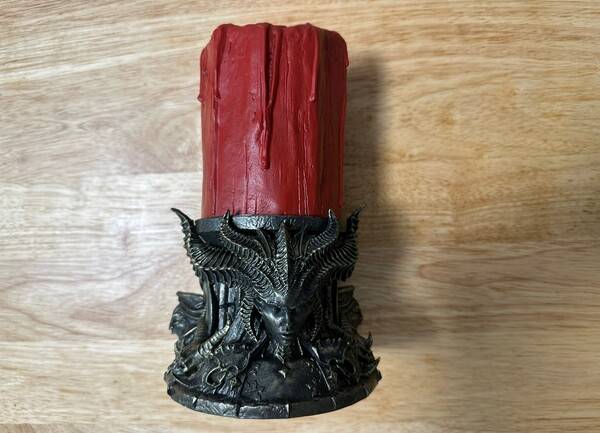 - 양초 길이는 25cm 정도로 생각보다 크다