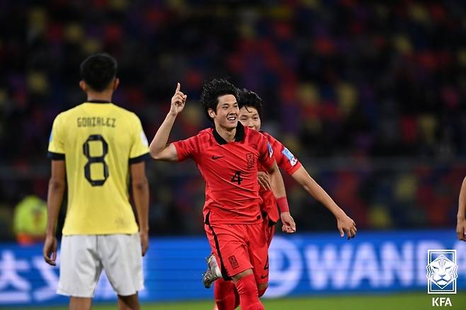 한국 축구대표팀의 최석현이 후반 3번째 골을 넣은 뒤 기뻐하고 있다 (대한축구협회 제공)