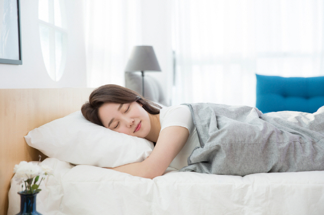 주말에 과도하게 몰아서 자는 것은 수면 패턴을 깨뜨릴 수 있으므로 가급적 피해야 한다.          /사진=클립아트코리아
