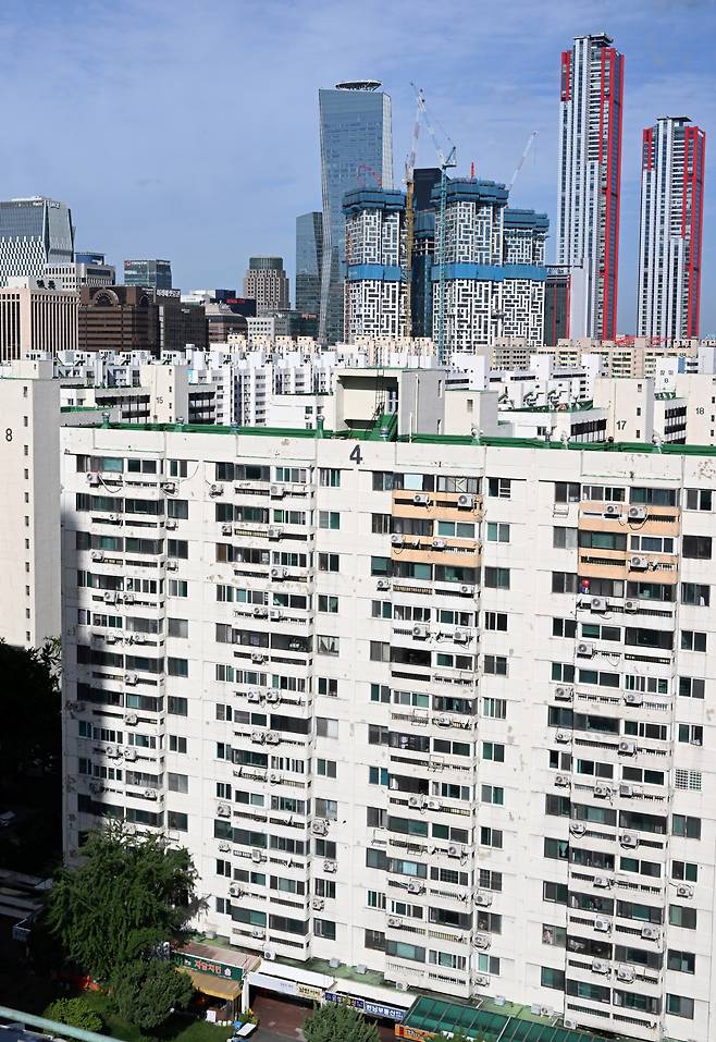 지난 1971년 준공된 여의도 시범아파트. 임세준 기자