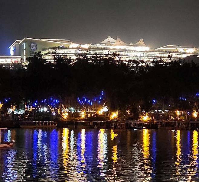 번햄 공원 주변 야시장