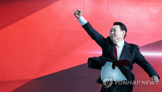 윤석열 대통령 3·8전당대회 '어퍼컷' 세리머니. 사진=엽합뉴스