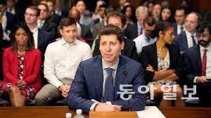 미국 의회에서 열린 인공지능(AI) 청문회에 출석한 샘 올트먼 오픈AI 최고경영자. 상원 홈페이지