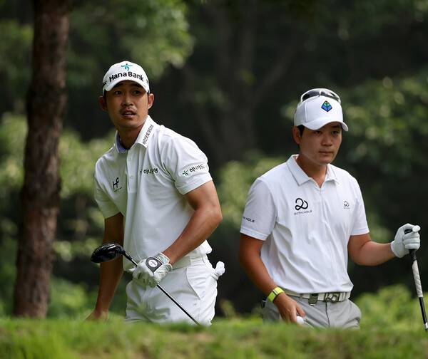 2023년 한국프로골프(KPGA) 코리안투어 제13회 데상트코리아 매치플레이에 출전한 박은신 프로가 16강전에서 배윤호 프로와 플레이하는 모습이다. 사진제공=KPGA