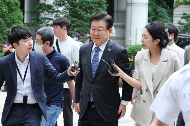 ▲ 더불어민주당 이재명 대표가 지난 2일 오전 서울 서초구 서울중앙지법에서 열리는 공직선거법 위반 혐의와 관련한 공판에 출석하고 있다.[연합뉴스 자료사진]