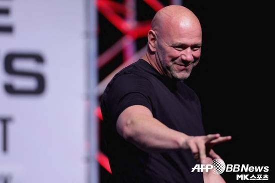 화이트 UFC 대표는 존스와 퓨리의 슈퍼 매치를 성사시킬 수 있을까. 문제는 경기 룰이다. 사진=AFPBBNews=News1