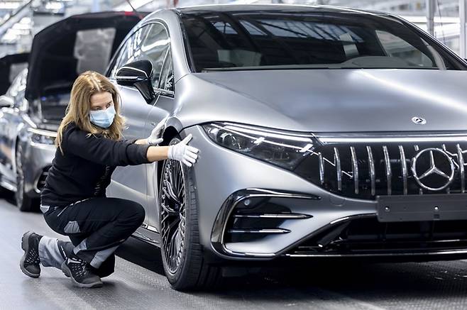 [서울=뉴시스]메르세데스-AMG EQS.(사진=메르세데스-벤츠코리아) 2023.6.2 photo@newsis.com *재판매 및 DB 금지