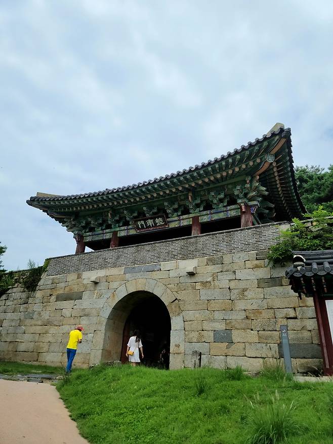 상당산성 공남문.