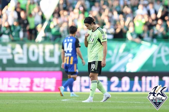 ▲ 울산 현대전에서 머리로 골을 터뜨린 전북 현대 공격수 조규성 ⓒ한국프로축구연맹