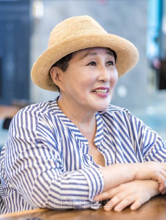 디지털타임스는 4일 전여옥 전 국회의원과 암 투병 이후의 근황 그리고 여러 정치현안들과 관련해 단독 인터뷰를 진행했다. <디지털타임스 박동욱기자 fufus@>