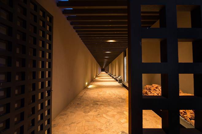 디자이너 톰 포드가 안도 다다오에게 설계를 의뢰해 뉴멕시코주 산타페 인근에 지은 목장 주택. [kevinbobolskygroup.com 갈무리]