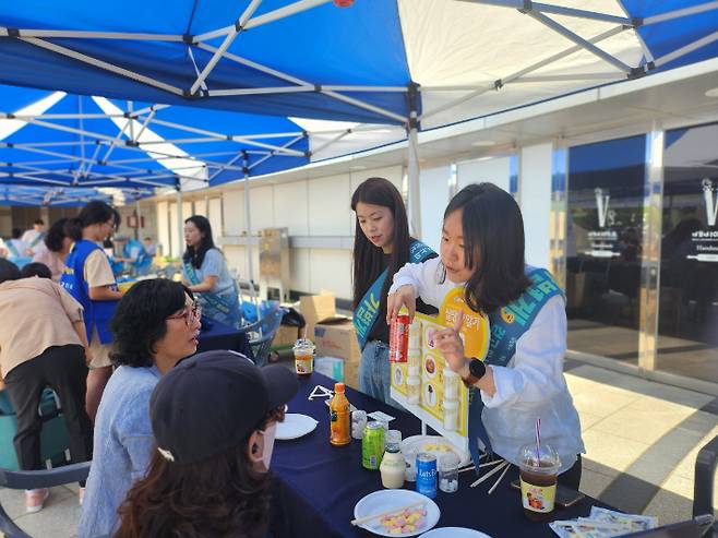 광주광역시, 4일 서구 풍암동 롯데마트 월드컵점 앞에서 민·관 합동 비만예방관리 캠페인 개최. 광주광역시 제공