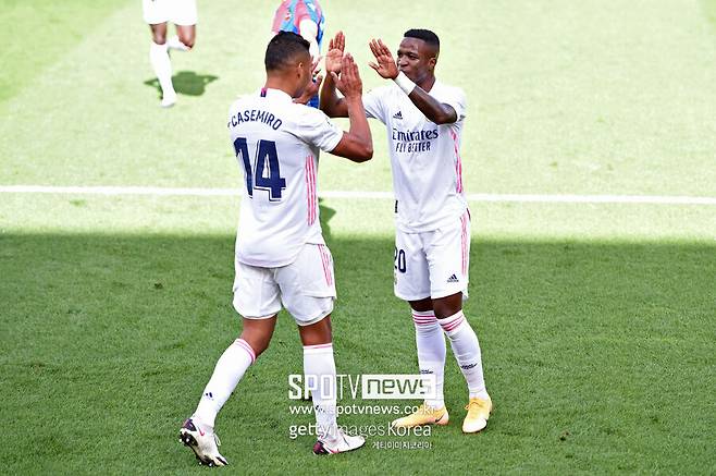 ▲ 레알 마드리드와 브라질 대표팀에서 비니시우스와 함께한 카세미루는 인종차별 고충을 이해하고 있다