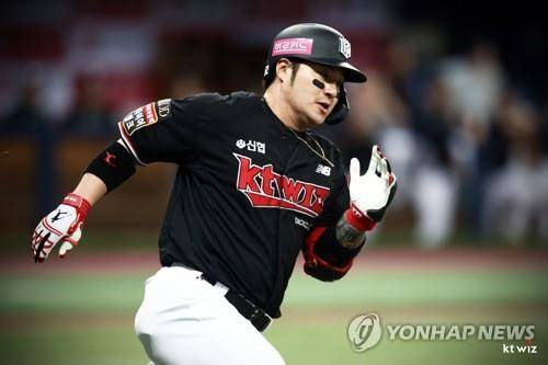 kt 박병호는 4타수 2안타 2타점으로 2연승을 이끌었다. [kt wiz 제공]