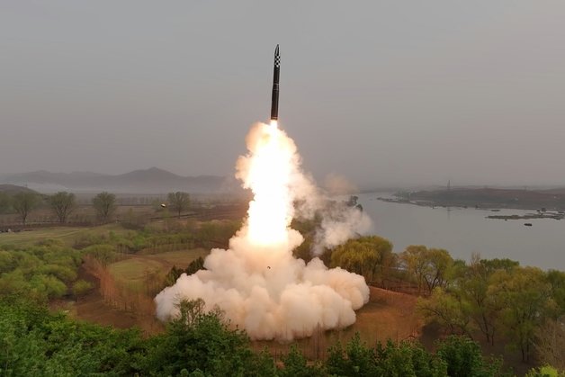북한은 대륙간탄도미사일(ICBM) ‘화성-18형’. (평양 노동신문=뉴스1)