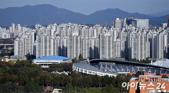 1서울 강남구 삼성동 도심공항타워에서 바라본 아파트 전경. [사진=김성진 기자]