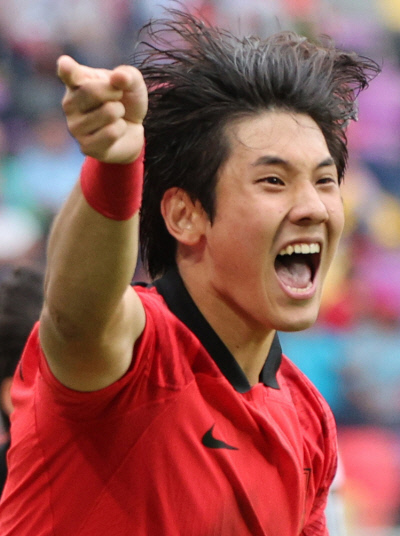 한국 U-20 축구대표팀 최석현이 5일 나이지리아와의 U-20 월드컵 8강전에서 결승골을 넣은 뒤 기뻐하고 있다. 연합뉴스