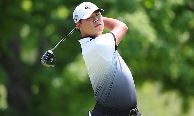 김시우가 4일 미국 오하이오주 더블린의 뮤어필드 빌리지 골프클럽에서 열린 PGA 투어 메모리얼 토너먼트 3라운드 15번 홀에서 티샷을 하고있다. 더블린=AFP연합뉴스
