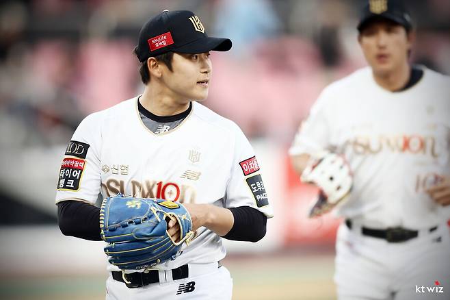 ▲kt 위즈 투수 박영현은 호투를 펼치며 두산과 주말 3연전 위닝시리즈를 이끌었다. ⓒkt 위즈