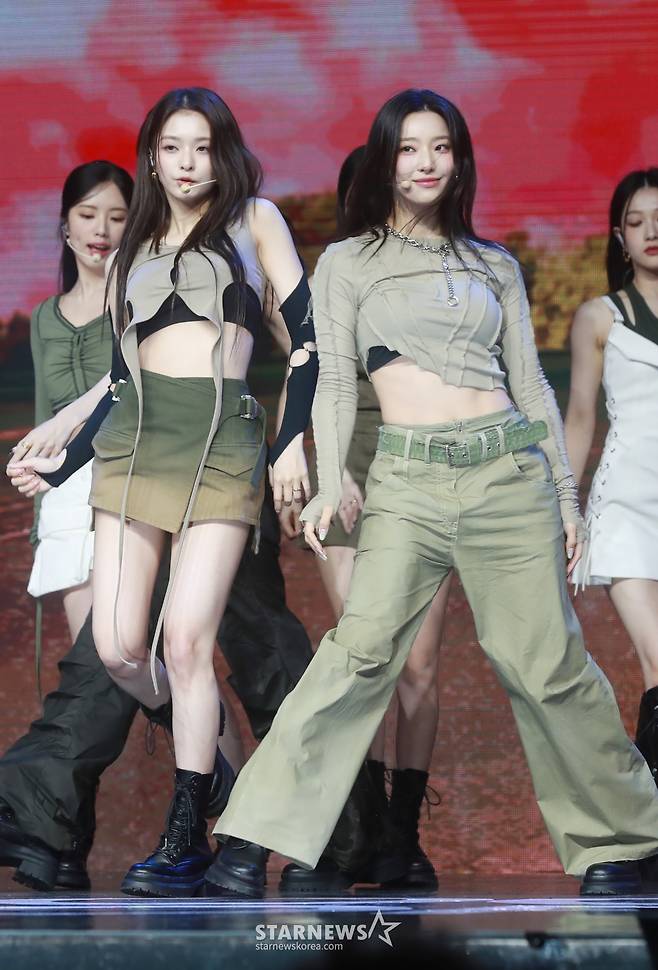 프로미스나인 이나경-이새롬 '완벽한 투샷'[★포토]