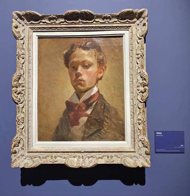 "Self-portrait" (1898) by Raoul Dufy in is on display at the entrance to the exhibition at The Hyundai Seoul. (Park Yuna/The Korea Herald)