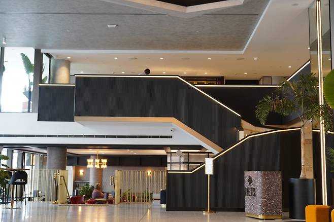 호텔 엑스 브리즈번 포티튜드 로비  /사진= 강예신 여행+ 기자