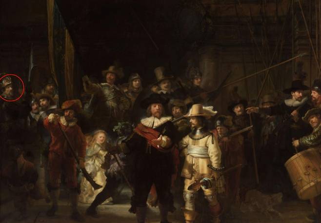 렘브란트 '야경' (좌우 복원 전). 붉은 원 남성이 왼쪽 끝에 있다. 높이 379.5cm × 폭 453.5cm × 무게 337kg /사진= 네덜란드 암스테르담 국립미술관(www.rijksmuseum.nl/)