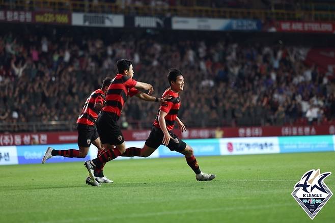 포항 박승욱(오른쪽)의 결승골 세리머니 | 프로축구연맹 제공