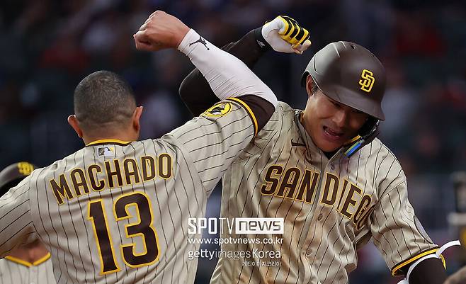 ▲ 매니 마차도(왼쪽)는 김하성의 '수비 멘토'다.