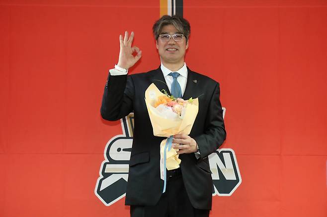 OK금융그룹 오기노 마사지 감독, OK금융그룹