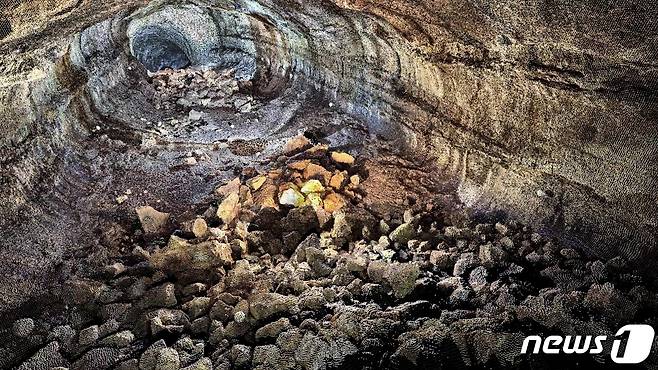 제주도와 제주세계유산본부는 국가지정문화재인 천연기념물 소천굴과 수산동굴에 대한 정밀 측량을 완료했다고 7일 밝혔다. 사진은 수산동굴 상층부 낙반지대.(제주도 제공)/뉴스1