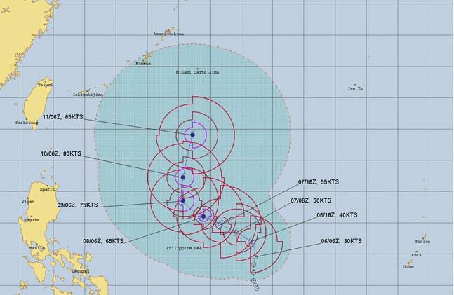 미국 합동태풍경보센터(JTWC, Joint Typhoon Warning Center)의 제3호 태풍 '구촐' 예상 경로./미국 합동태풍경보센터