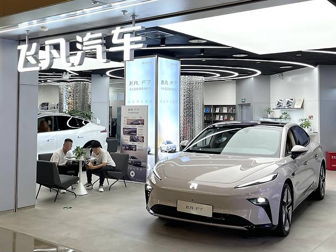 중국 베이징 시내에 있는 페이판자동차 매장. 순수 전기차인 'F7' 모델이 전시돼 있다./이윤정 기자