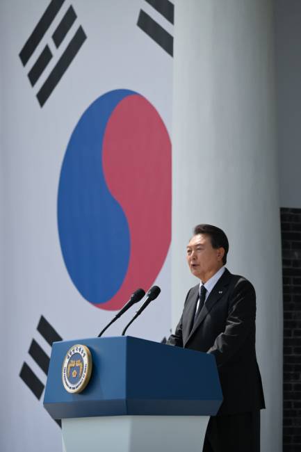 ▲ 윤석열 대통령이 6일 국립 서울현충원에서 엄수된 제68회 현충일 추념식에서 추념사를 하고 있다. 사진/대통령실 공동취재단