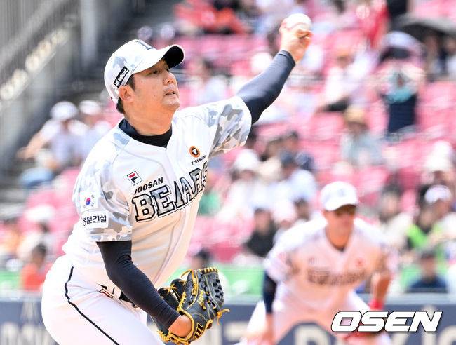 [OSEN=잠실, 조은정 기자] 6일 서울 잠실구장에서 2023 신한은행 SOL KBO리그 두산 베어스와 한화 이글스의 경기가 열렸다.1회초 두산 선발 장원준이 힘차게 공을 던지고 있다. 2023.06.06  /cej@osen.co.kr