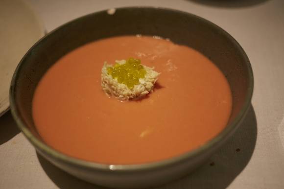 오이, 마늘, 양파, 토마토 등 흔한 재료들과 빵, 식초, 올리브오일 등을 갈아 만든 ‘가스파초’는 차갑고 산뜻해 여름철에 많이 찾는다.