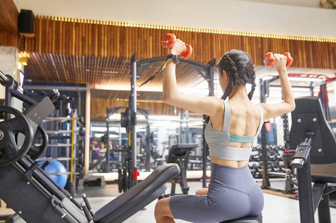 운동을 할 때 무엇에 집중할지는 개인의 목표에 따라 달라지며, 몇가지 흔한 실수만 피해도 운동시간을 최대한 효율적으로 사용할 수 있다.[사진=게티이미지뱅크]