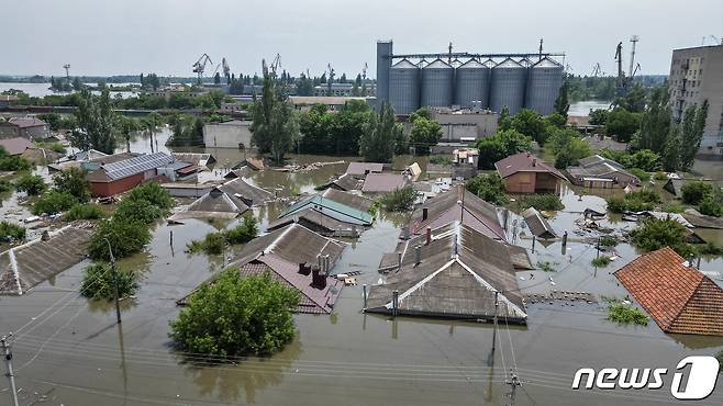 카호우카 댐이 폭파되면서 7일 인근 케르손 지역에 대홍수가 발생했다. ⓒ 로이터=뉴스1 ⓒ News1 박형기 기자