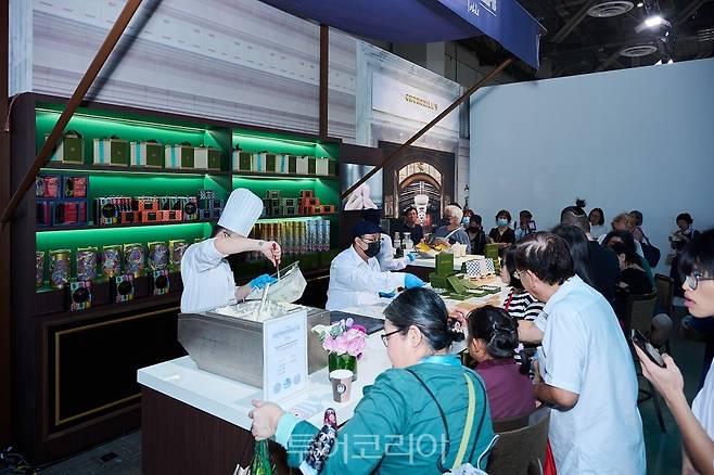 샌즈 차이나가 팬데믹 이후 처음 해외행사 '마카오 쇼케이스'를 싱가포르서 개최했다.