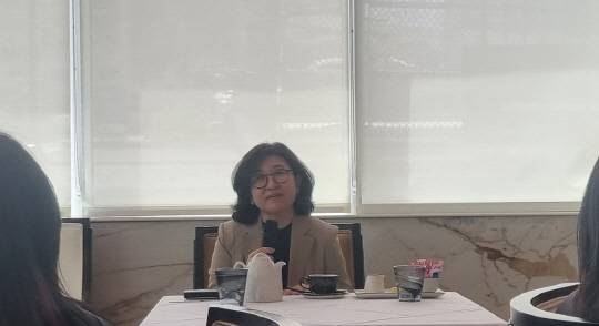 조혜련 삼양홀딩스 바이오팜그룹 의약바이오 연구소장이 7일(현지시간) 미국 보스턴에서 기자간담회를 열어 취재진 질문에 답변하고 있다. <사진: 연합뉴스>