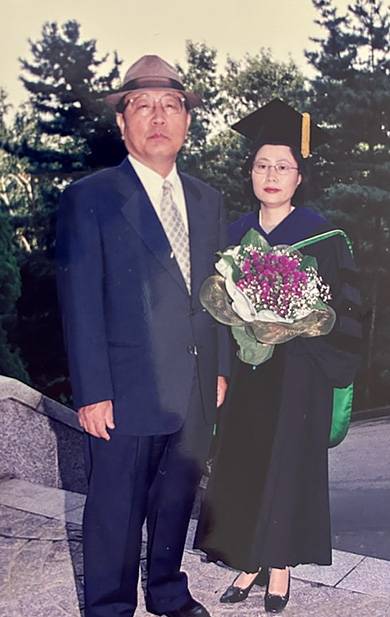 고 박층석(왼쪽)교수님과 필자. 필자 제공.