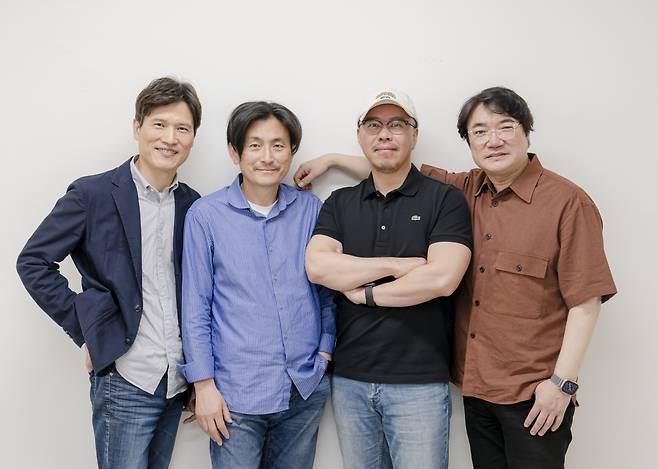 각자의 자리에서 일가를 이룬 네 명의 창작자 한승석(작창), 이성열(연출), 김은성(극본), 원일(작곡)(왼쪽부터)이 만났다. 네 사람은 지난 시간을 돌아보며 “마주하는 과정마다 실험이었다”고 했다. [국립극장 제공]