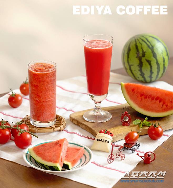 이디야커피의 생과일 주스 3종.