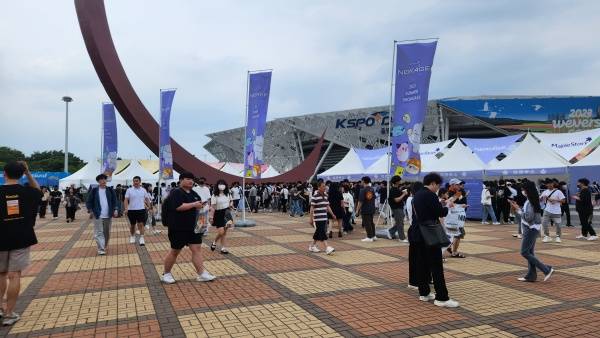 - 수많은 메이플 용사들이 행사에 참여했다