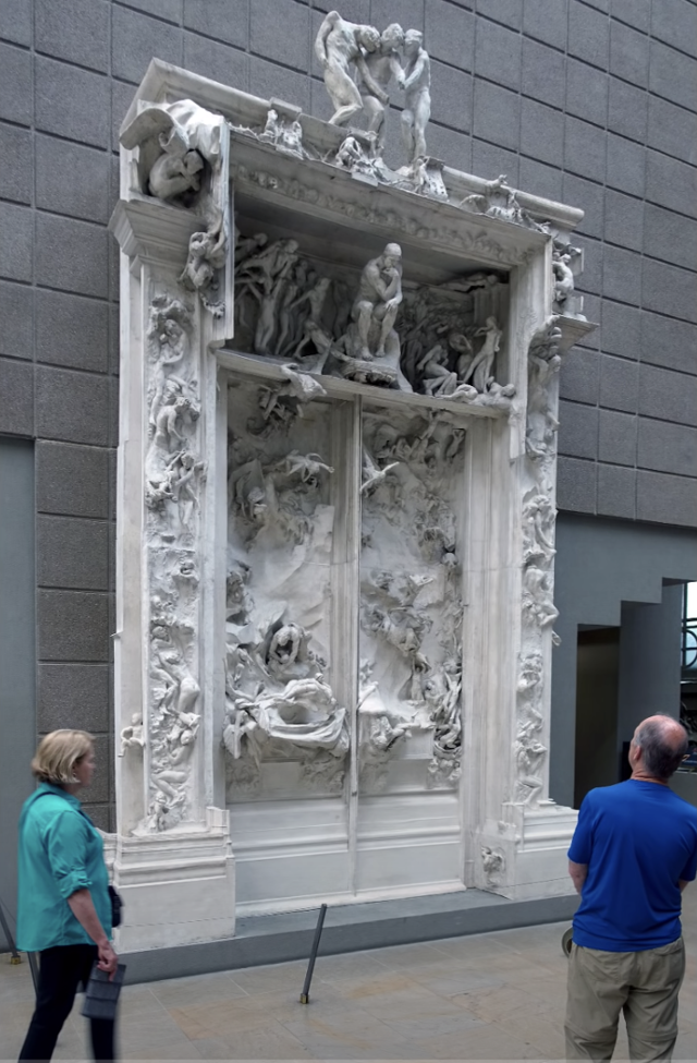 프랑스 파리 오르세이 미술관에 전시된 '지옥의 문' 석고 원형. 이 원형을 이용해 청동 작품을 제작한다. ⓒ오르세이 미술관