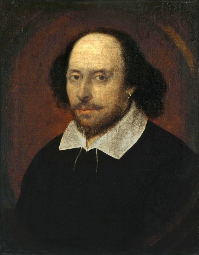윌리엄 셰익스피어는 근대 영어의 기틀을 마련한 대문호이지만, 집권세력인 튜더왕조의 집권 명분을 만들기 위해 전임 왕조를 폄훼하는 역사서를 쓰기도 했다.