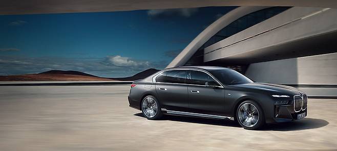 코오롱모터스가 판매하는 BMW NEW7 시리즈. [코오롱모터스 홈페이지]