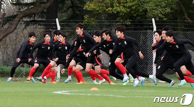 김은중 감독이 이끄는 한국 20세 이하(U-20) 월드컵 축구대표팀이 10일(현지시간) 아르헨티나 라플라타 에스탄시아 치카 훈련장에서 훈련을 하고 있다. 2023.6.11/뉴스1 ⓒ News1 이승배 기자